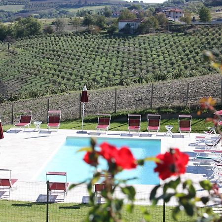 Hotel Ca' Del Lupo Montelupo Albese Exterior foto
