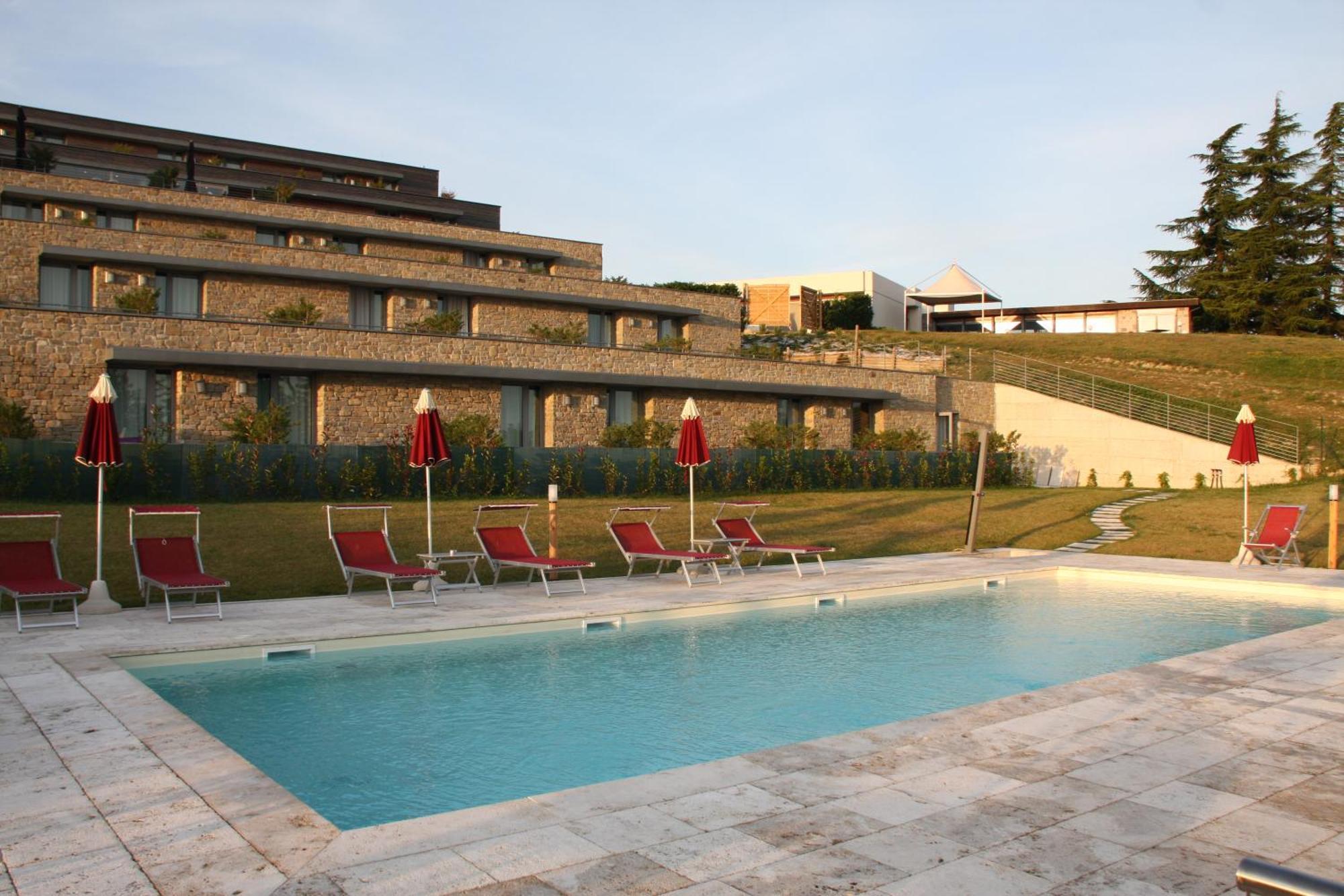 Hotel Ca' Del Lupo Montelupo Albese Exterior foto