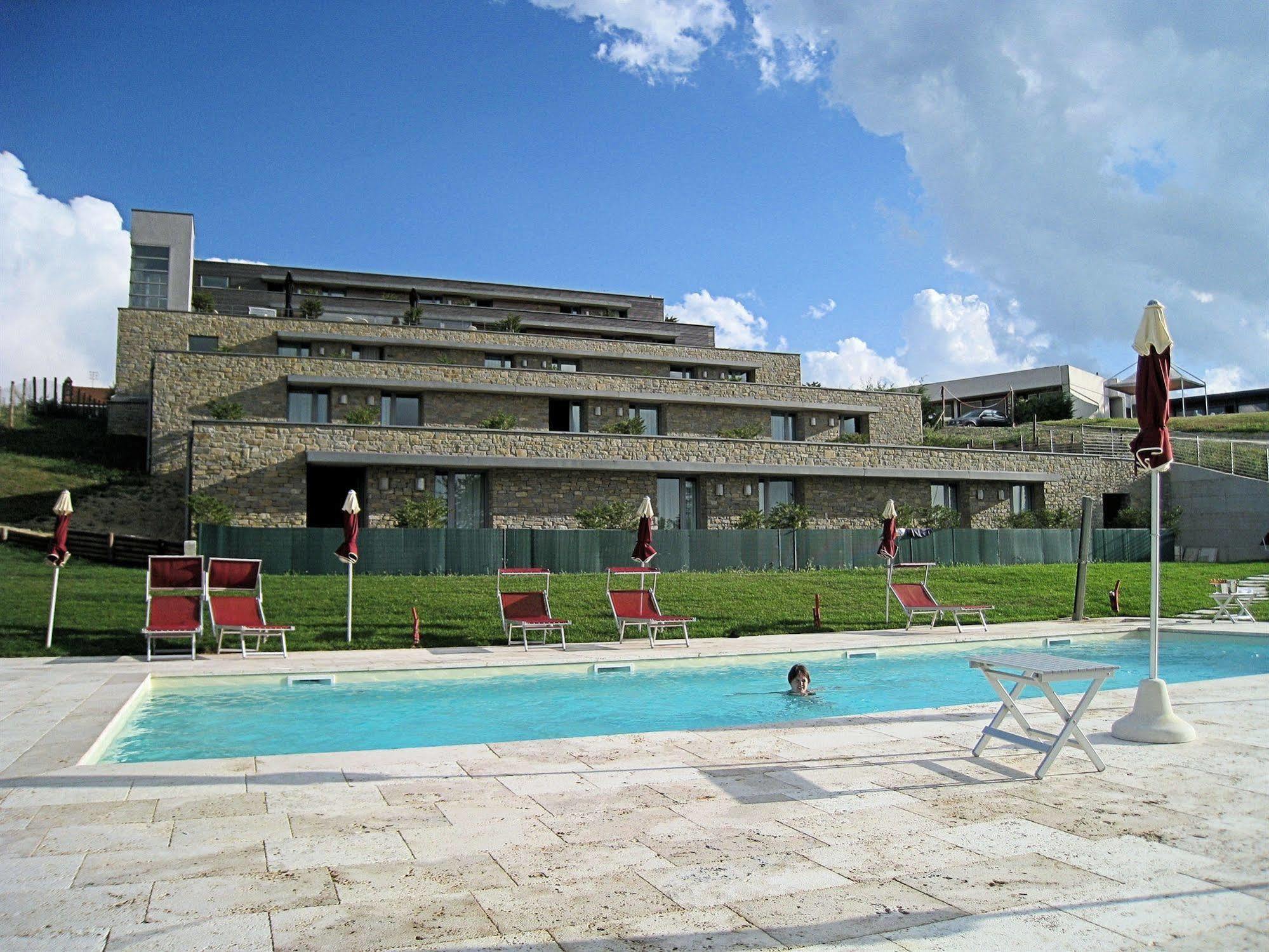 Hotel Ca' Del Lupo Montelupo Albese Exterior foto